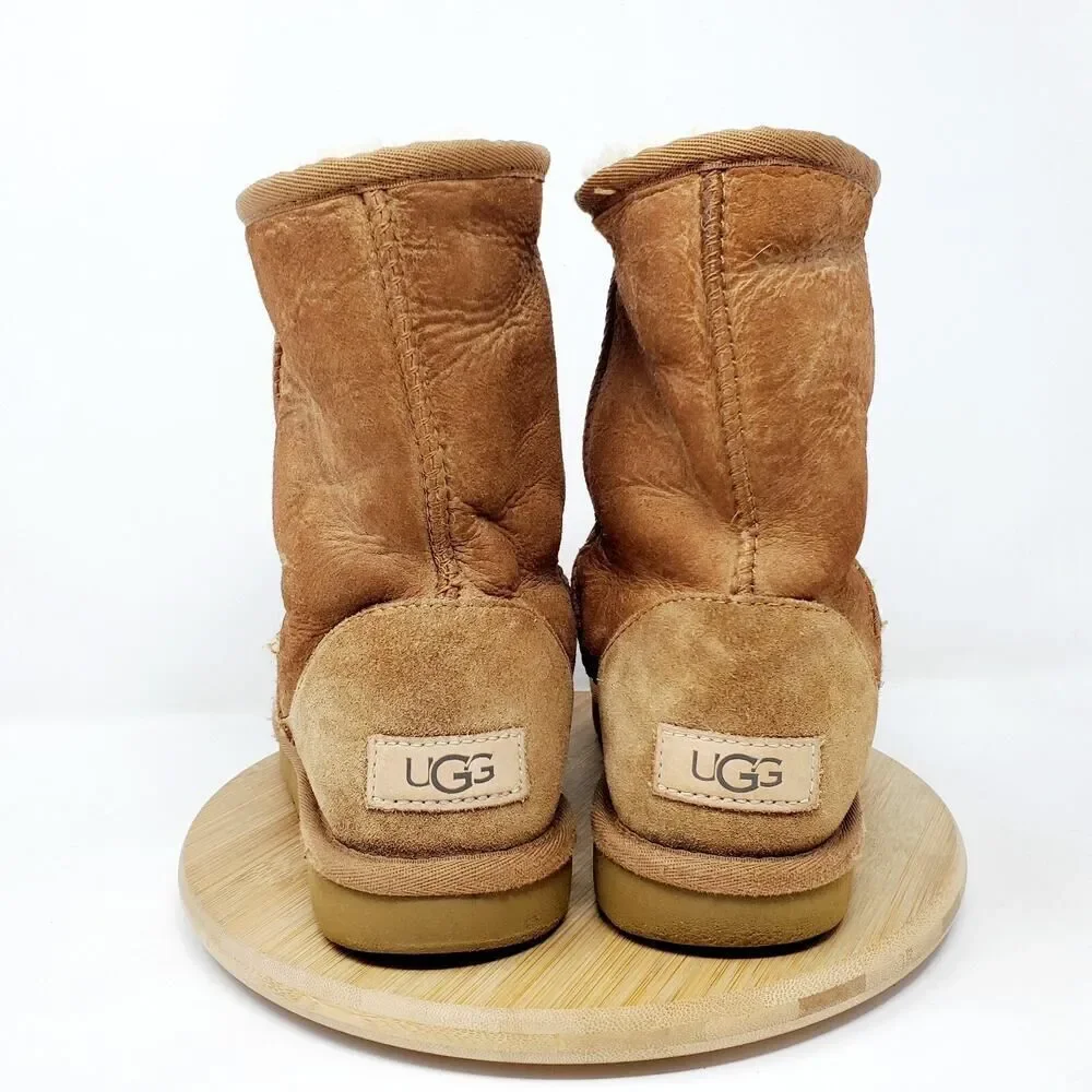 UGG‎ Classic Short II Boots Women 6 Brown Suede Shearling Lined Shoes Distressed